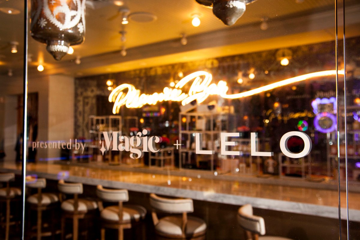 lelo_japan's tweet photo. ライブの会場「Hard Rockホテル」では、マジック・マイクとLELOがコラボした「Pleasure Bar」もオープン。LELOの美しくセクシーなプロダクトと素敵なカクテルが楽しめます。https://t.co/2AB2CBCQ8n https://t.co/H0t1TjHewE
