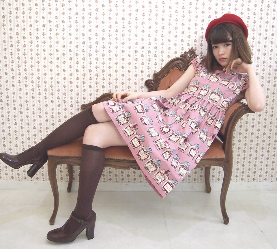 Shirley Temple 17 Autumn Collection ピンクは チョコレートカラーとの 色あわせが素敵です キャンディポットpt ワンピース 26 800 150 160cm モデル身長153cm 150cm着用 シャーリーテンプル Shirleytemple T Co Hmifshefju