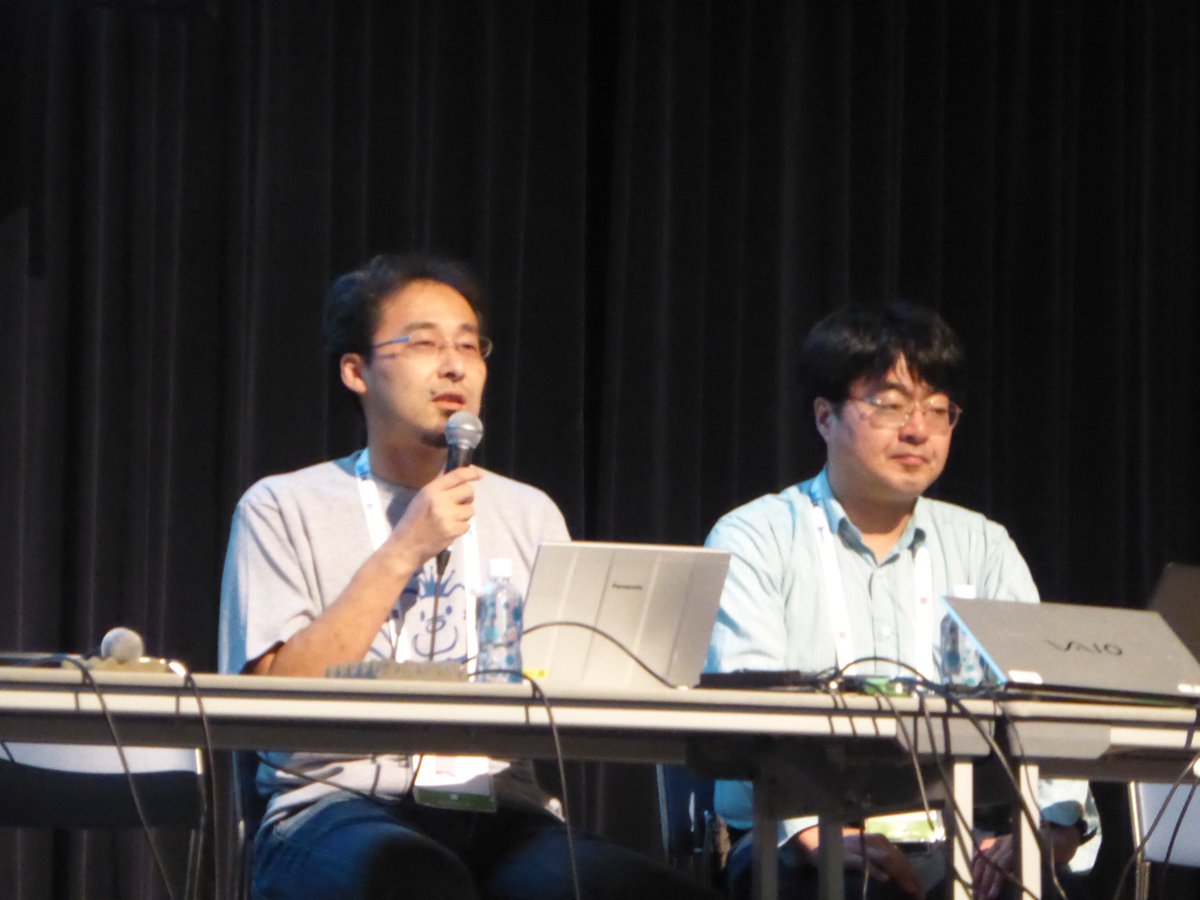 JANOG 40 本会議場では「DNSに関する常識の変化」のプログラムを行っています 藤原 和典さん(株式会社日本レジストリサービス)、 山口  崇徳さん (株式会社インターネットイニシアティブ)の発表です。