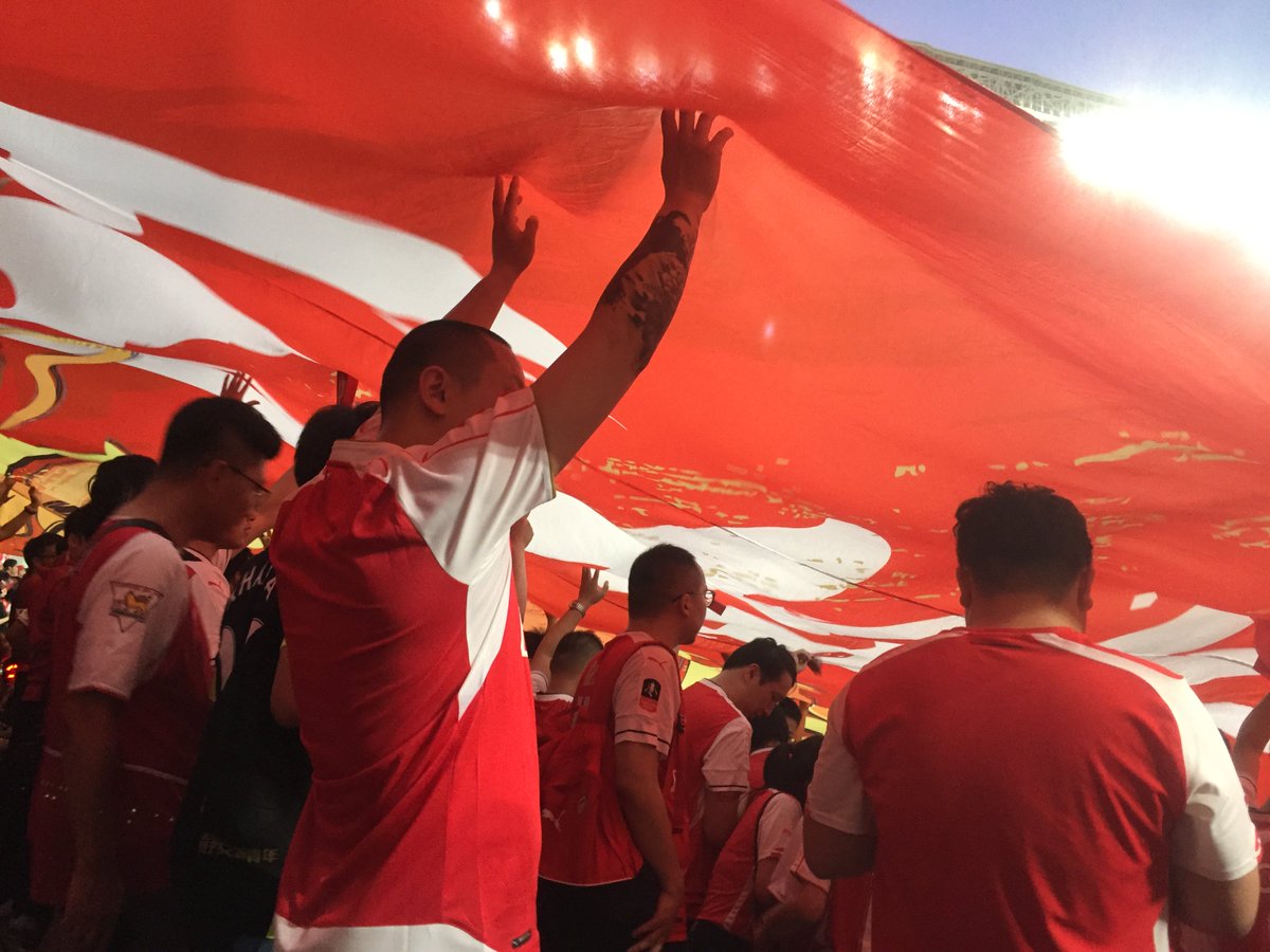 zono13's tweet photo. 13x15m Illlustration Tifo for Arsenal Official China Office, it was showing in Shanghai &amp; Beijing. thanks for giving me the chance #Arsenal https://t.co/mTwsVjapQh