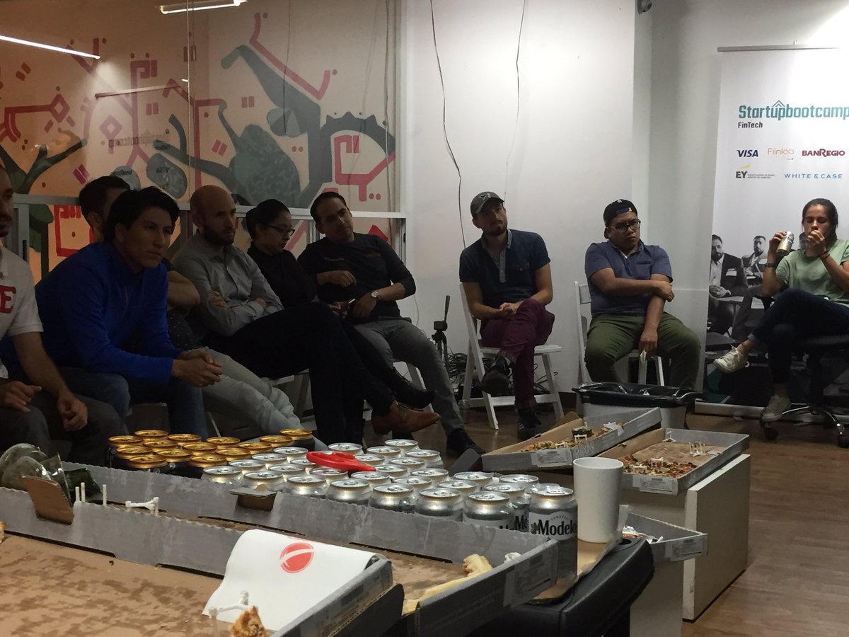 zalosnchz's tweet photo. @sbcFinTech #MEX  Presenta: Pizza &amp; Story 🍕con @malbrieux https://t.co/59Vxp9Ws6B