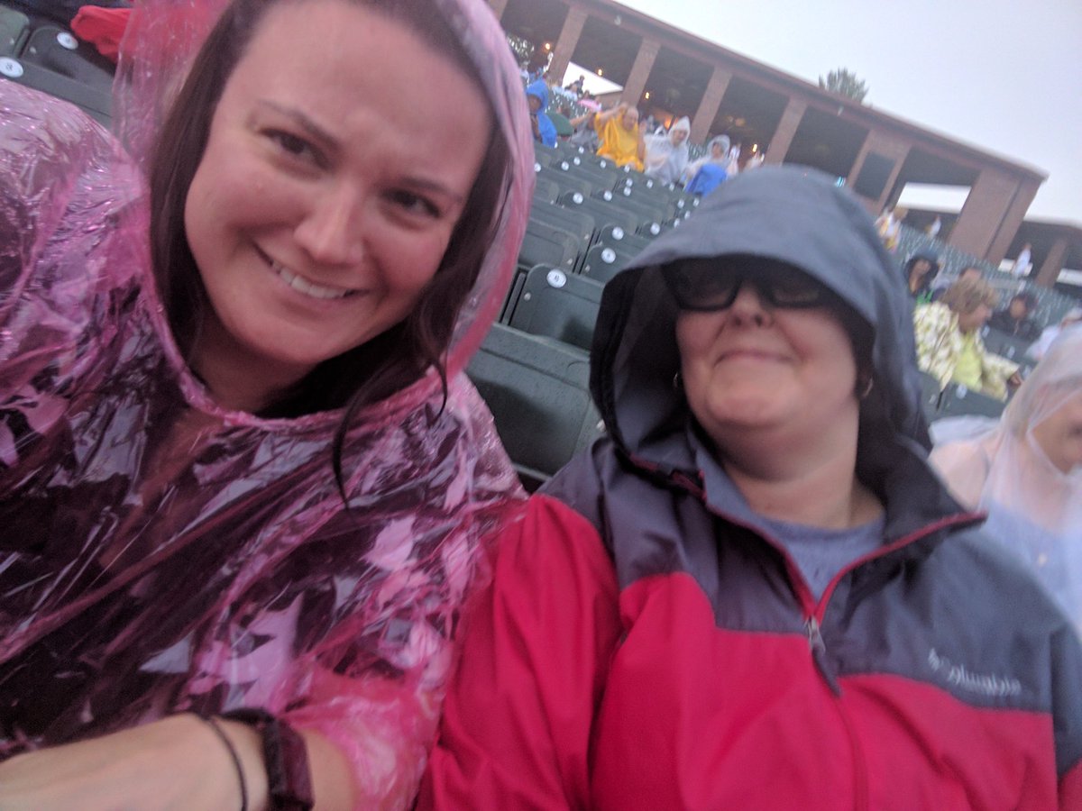 ReallyJustSam's tweet image. We usually have less rain-filled date nights ... #PonchoLife @Jeriney #SomethingRotten