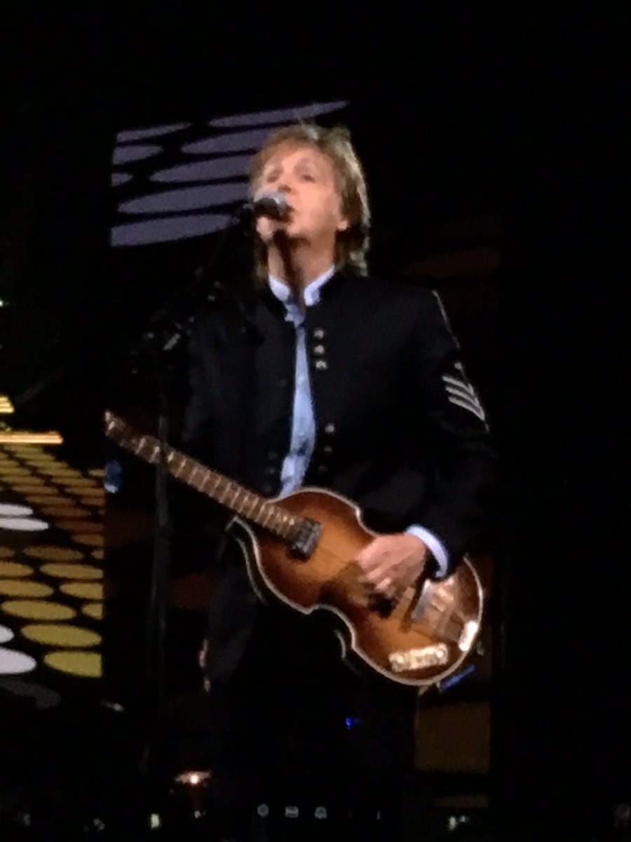 AnelloML's tweet image. Sir Paul!!! #PaulMcCartney #oneononetour