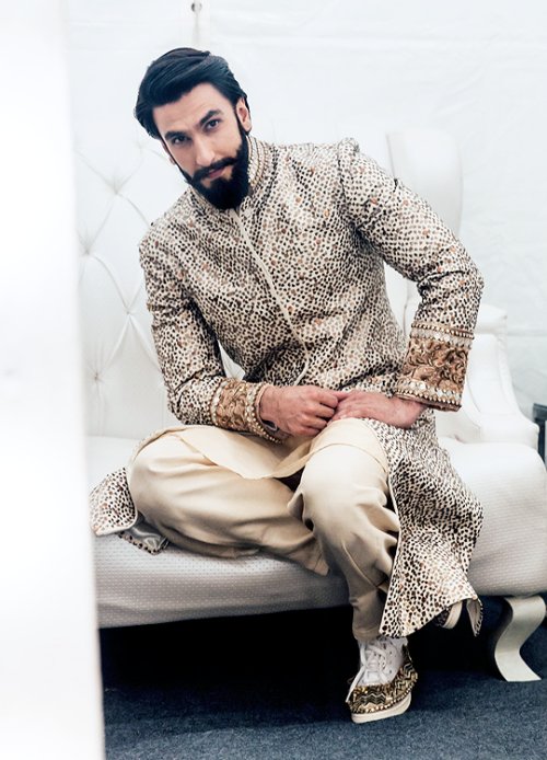 ❁ ┇ ❝ Dᴏɴ·ᴛ ᴜɴᴅᴇʀᴇsᴛɪᴍᴀᴛᴇ ᴀ ғʟᴏᴡᴇʀ ʟɪᴋᴇ ᴍᴇ. ❞ ┇ ❁