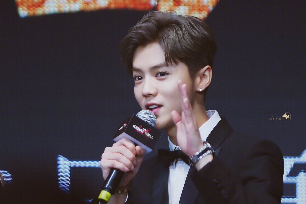 LuhanBar_China's tweet photo. [20170727]Dear #LuHan life is 10% what happens to us and 90% how we react to it.❤️❤️❤️  #IAmLuHan #鹿晗 Morning, our Lu Family! ☀️☀️☀️ https://t.co/Q7n4iEmpck