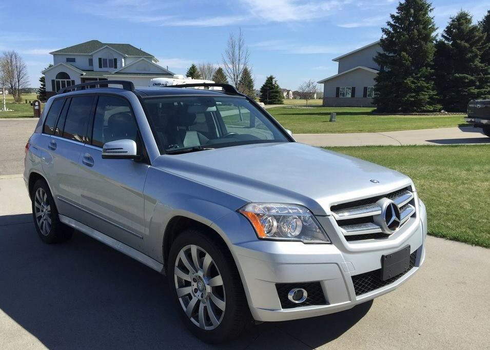 Apezilla_com's tweet image. Could you see yourself driving this 2011 Mercedes GLK 350?

DM us for more information 📲