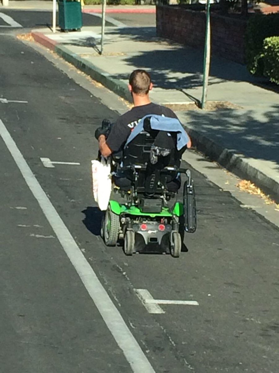 VisaliaFire's tweet photo. VFD Truck personnel returned a motorized wheelchair to a patient in the hospital after he sustained minor injuires at Conyer and Center. https://t.co/JOxQMRrJLU