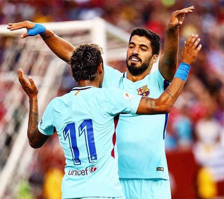 LuisSuarez9's tweet photo. Buen partido y mejorando día a día 💪💪💪 de nada ney por el bloqueo 😂😂 @neymarjr https://t.co/ON6mxRBI8r