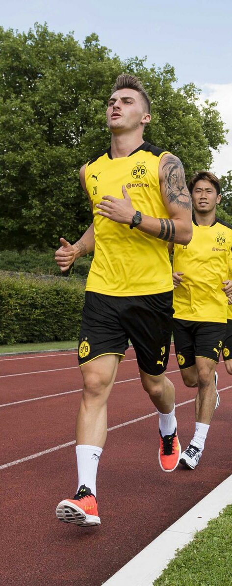 DortmundURU's tweet photo. YA ENTRENAN DAHOUD Y PHILIPP.. 🔥💪💛🐝 https://t.co/qt44iStzFH