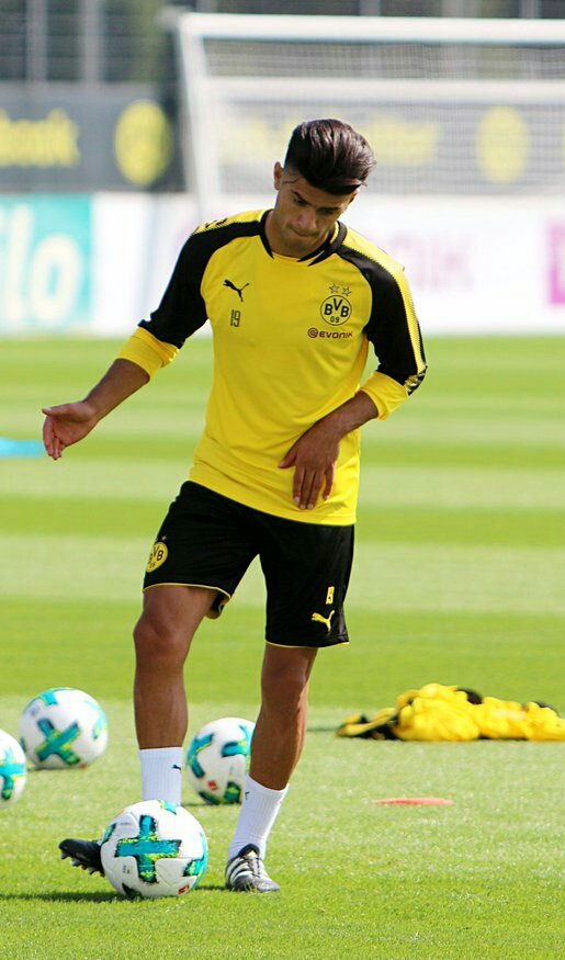 DortmundURU's tweet photo. YA ENTRENAN DAHOUD Y PHILIPP.. 🔥💪💛🐝 https://t.co/qt44iStzFH