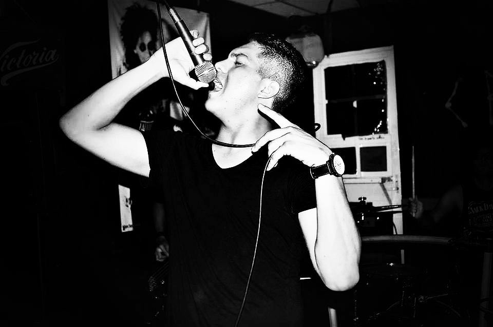 lesscontrolband's tweet photo. ¡Así se hace! 🎤 https://t.co/FREhokXEpa