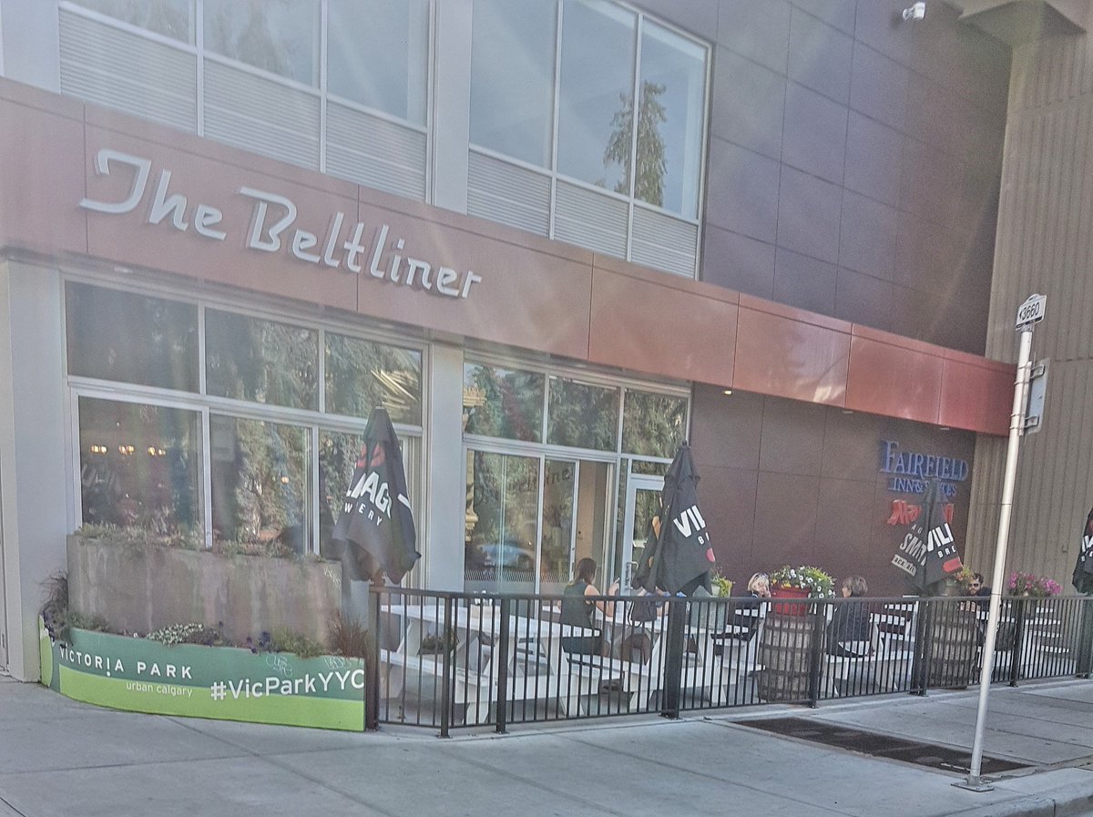 Old School Vibes
#yycpatio #patiobuzz <a href="/TheBeltliner/">The Beltliner</a>