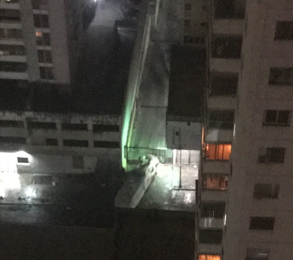 COMENTALOYA's tweet image. Momento que ballena tumba reja Doral Ccs