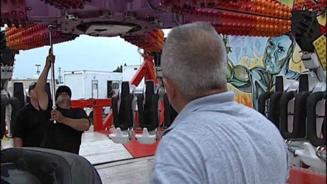 WKBN's tweet photo. Kasich shuts down all Ohio State Fair rides following fatal accident https://t.co/mjCRnunumI https://t.co/25cNYCi7Aw