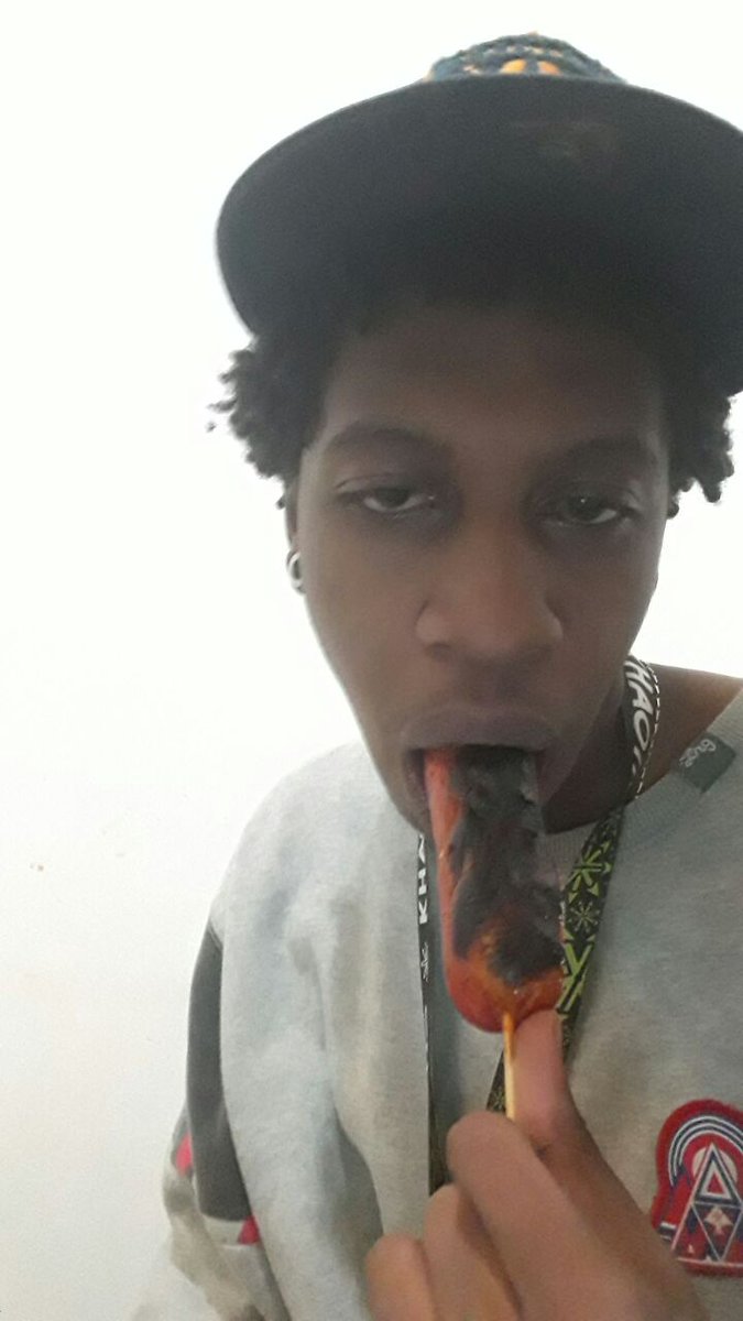 huud_of's tweet photo. Kkkkkkkkkkkkkkkkkkkkkkkkkkkkkkkkk #noSporra https://t.co/yKdDBYPmUI