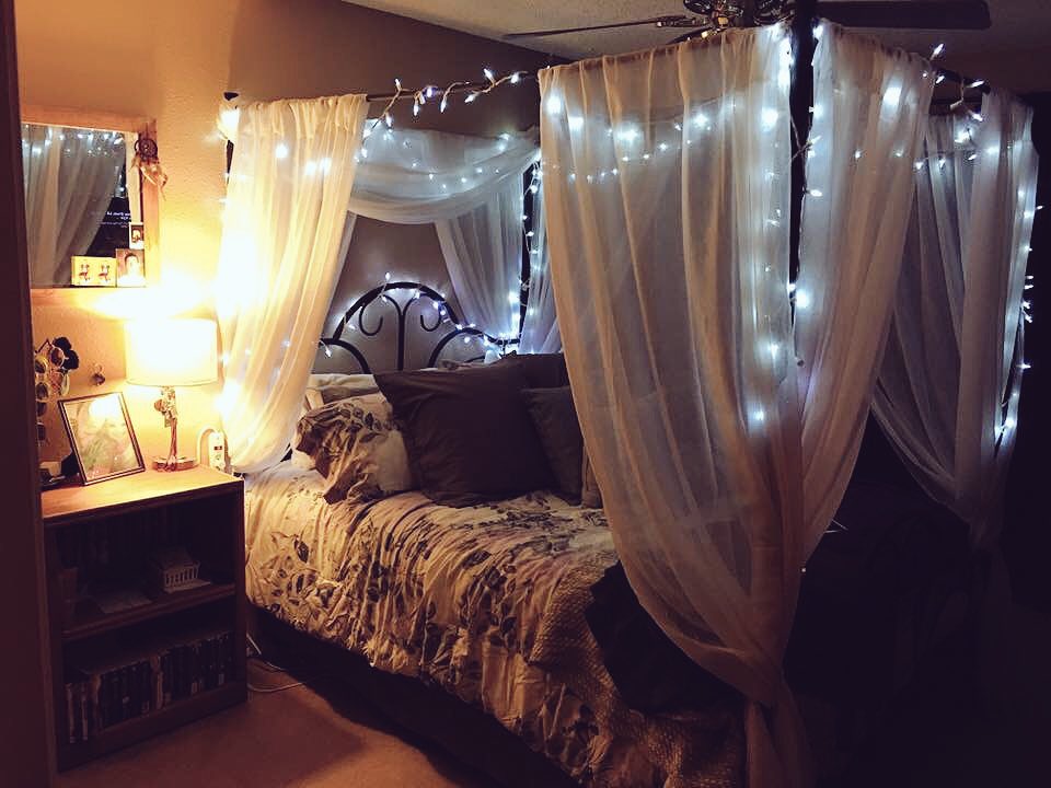missaalyssa916's tweet photo. Had to take my bed apart for the renovation and I'm reminiscing already 💕#princesssuite 👑✨ https://t.co/eT7cjfNweU