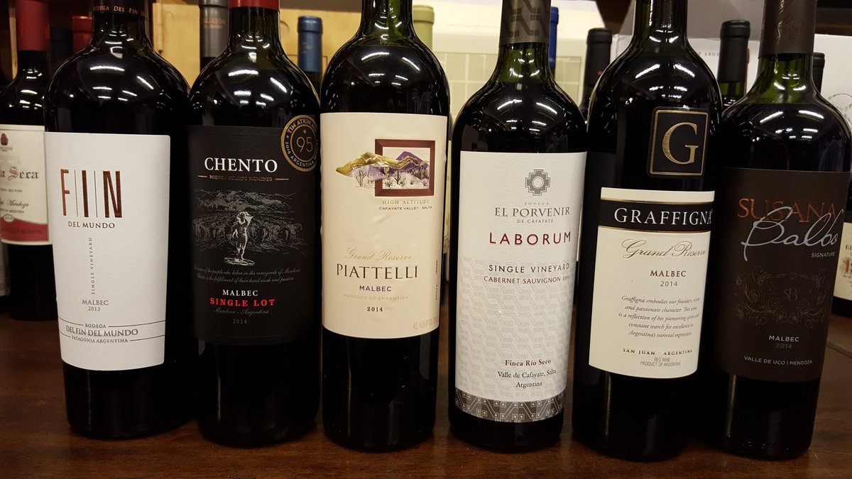 alelahitte's tweet photo. Gran noche en @VinotecaMRWines. Degustamos los ganadores del #df2017malbec y reafirmé mis elecciones. Gracias @fsaurio por la invitación! https://t.co/fLFK1fhnqe