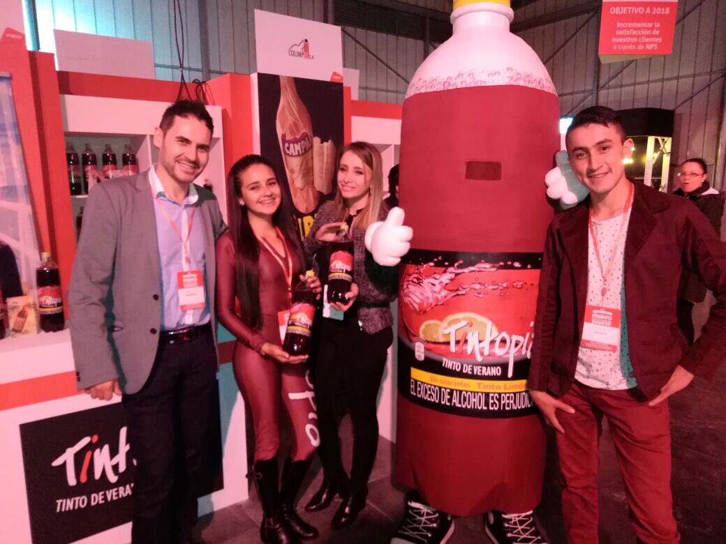 angiser's tweet photo. #feria #extravaganza2017 #makro pabellón bares #tintodeverano #sangria #tintopia #tintopiando by Oliberica #oliberica https://t.co/9gCzy6HXYO