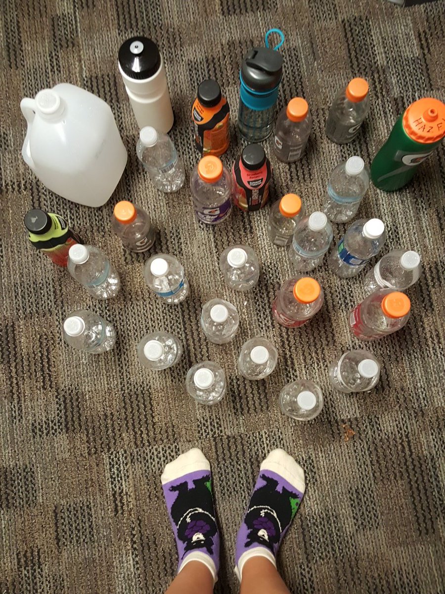 corinnexctf's tweet photo. Our small water bottle collection in the dorm after #ohioxccamp #recycle #bearsocks #hydrationiskey #ilovecamp https://t.co/YAMeo3hwsa