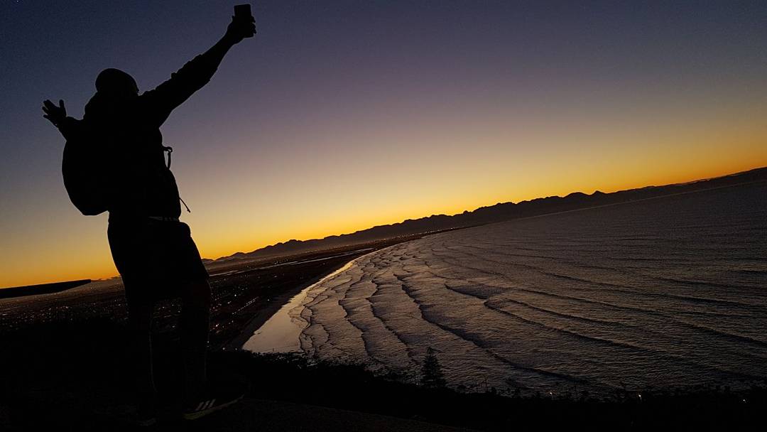 shaqct's tweet photo. #ThursdayThoughts 
No matter how bad it gets, I will always rise....
Good morning from #Capetown 😎💪 https://t.co/wvQdCVJ0Kf