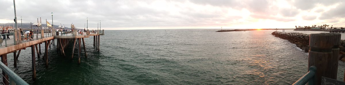 KikeAdanez's tweet photo. Sunset @RedondoBeach https://t.co/CkdJdkRJBE