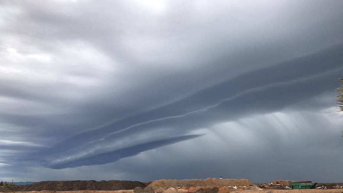 Ch7Adelaide's tweet photo. #Adelaide: This one was taken by Alex Thomson looking towards Mt Lofty from Buckland Park  ⛈
#7Adelaide @7NewsAdelaide  #storm https://t.co/UBoyWqv3NK