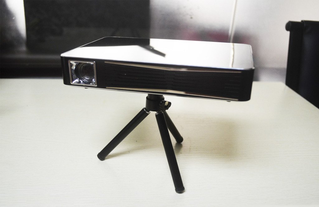 TouMeiPro's tweet photo. https://t.co/kTXMjAesaC
#Toumei #V3 #3Dprojector, Using 3D soft decoding technology integrated by MStar chip, bring you an immersed sense. https://t.co/kg3g0If2f9