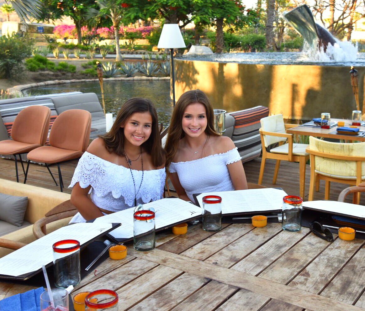 _averybeskar's tweet photo. happy 17th bday to my bff!! 🎊🎊Thankful for all of our adventures and memories we have❤️ can't wait to make more! I love you 💕💕 https://t.co/QEIArYECgo