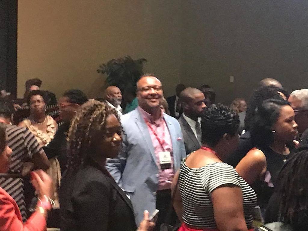 MoJoCMO's tweet image. I spy.... #joejones our #grurbanleague CEO at 2017 @naturbanleague conference! Joe is our own superhero #savingour… ift.tt/2w25IGd