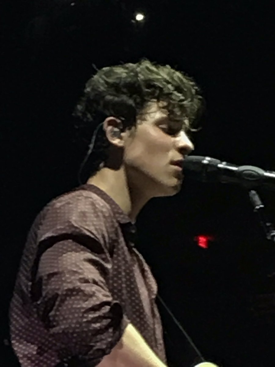 hassettsunny's tweet photo. is this real life! #IlluminateTourMiami <33 !! https://t.co/x8CxfBiMXb