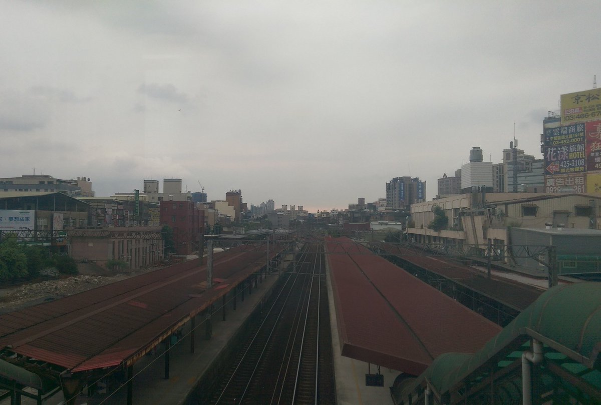 The grayer sky become, the worse my life is in a sarrow