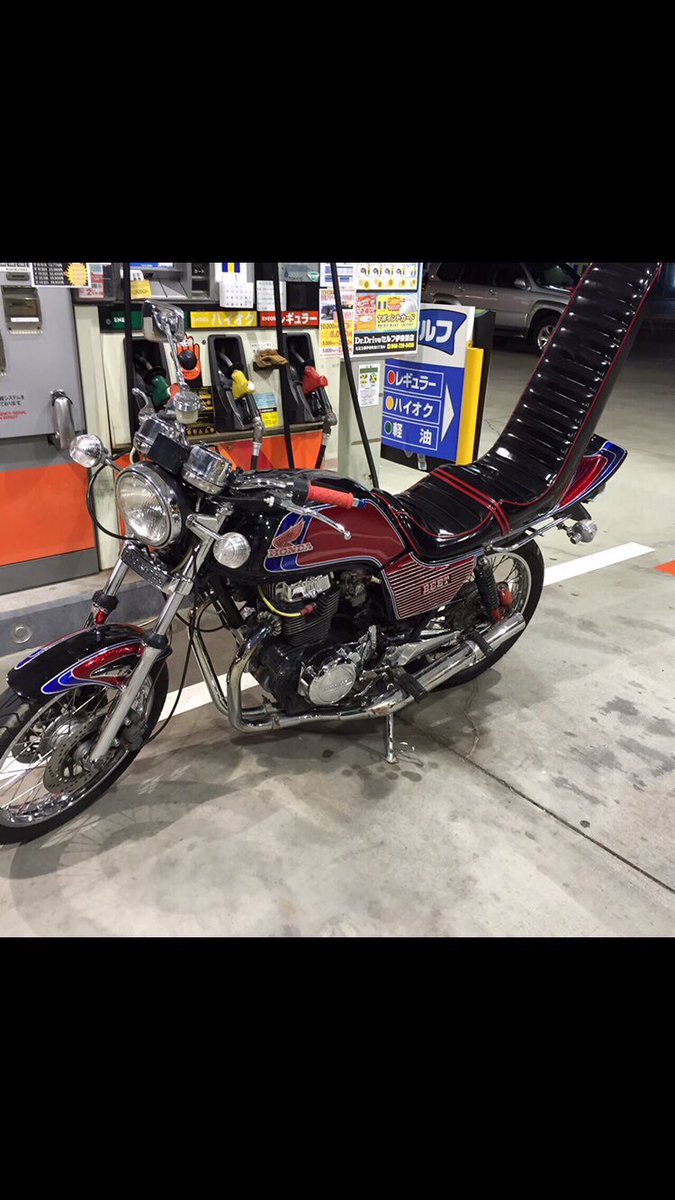 HAWK21124's tweet photo. 不具合が、クラッチ板滑りとマフラーの根元のネジが折れてて排気漏れしてるのとオイル漏れ多少。250登録400エンジン。42〜45万で！
埼玉から https://t.co/Qw4DErmjWr