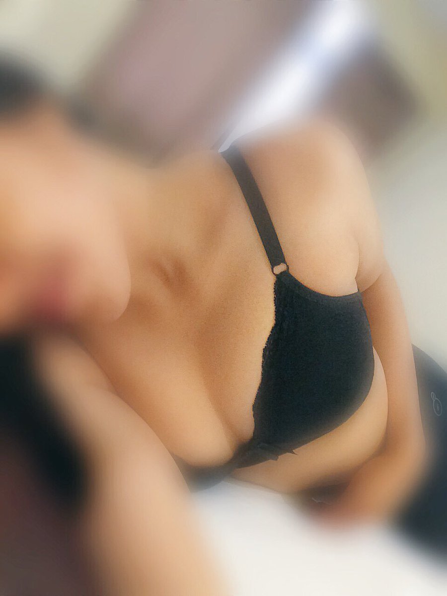 putrivayu's tweet photo. Avail Hari Ini Yah DM ajah atau WA untuk Rate N Rules. Putri Lg Ada Promo Loh #availBO #OpenBOMakassar #OpenBooking #BookingNow #available https://t.co/eV8C2CKzu2