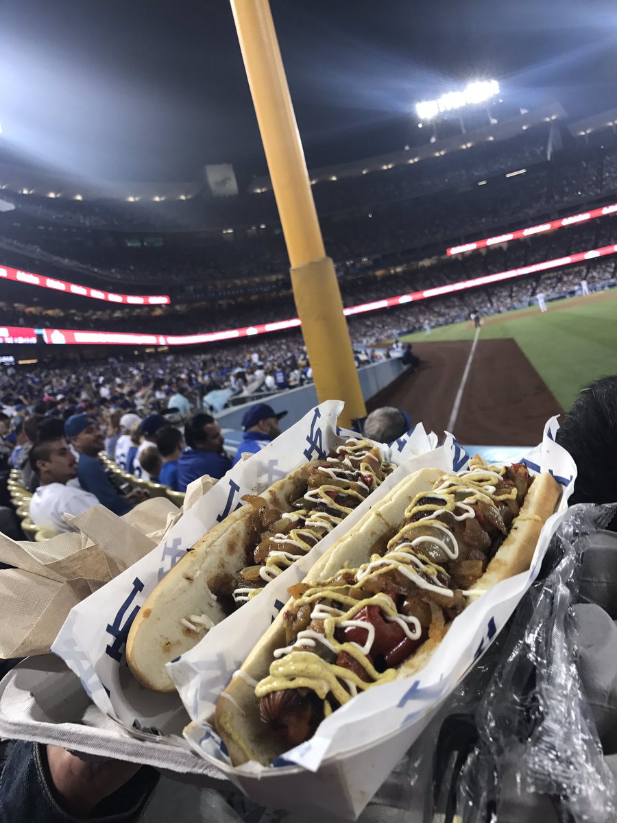 pacj23's tweet photo. #dodgersdining https://t.co/ACy13bL1nh