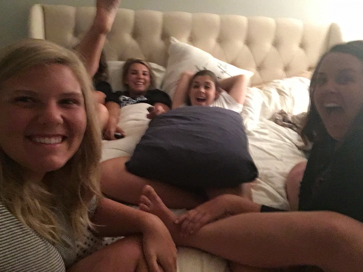 DriftwoodLife's tweet photo. DRIFTWOOD ROOMIW GETS MARRIED TOMORROW 😲😲 https://t.co/RqQfTByXel