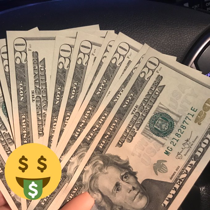 $180 to smack you in the face and leave with your tribute why not it's mine now thanks piggy 😊 https://t<a href="/tag/iwc"class="tags"><span>#iwc</span></a><a href="/tag/iwantclips"class="tags"><span>#iwantclips</span></a>