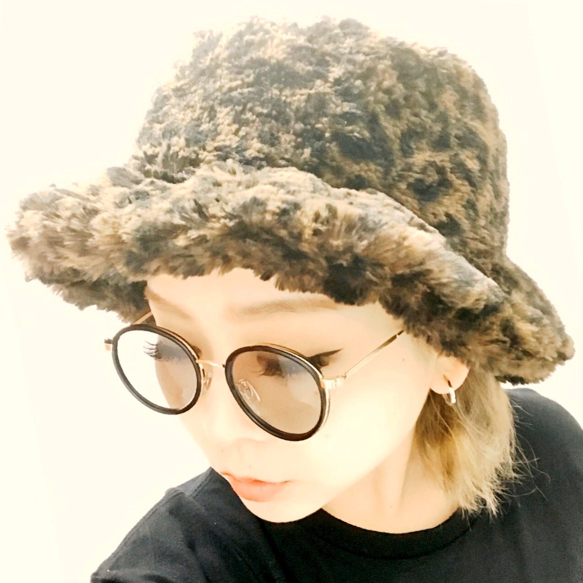Riii74v's tweet photo. 🌹Zephyren秋冬新作🌹

BOA BUCKET HAT🐆🐾

もこもこのボア素材が秋冬コーデのアクセントになりそうです♫

詳しくは▷https://t.co/3qVnyYNint

#zephyren #autumn #winter #hat https://t.co/3Zs5KIt8jM