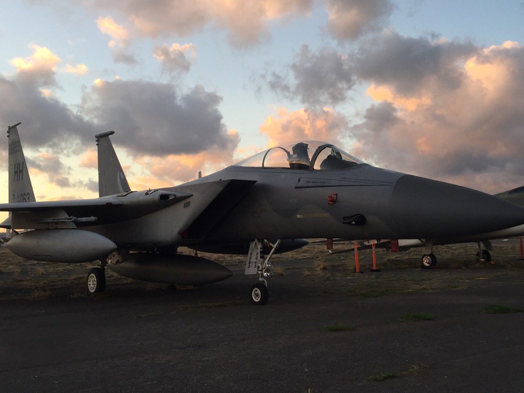 PearlHarborAvi's tweet photo. Good evening from Ford Island, Pearl Harbor. We're open 8 to 5 daily. Free audio tour in 6 languages. Great docents! https://t.co/hXzjWCJ8cm