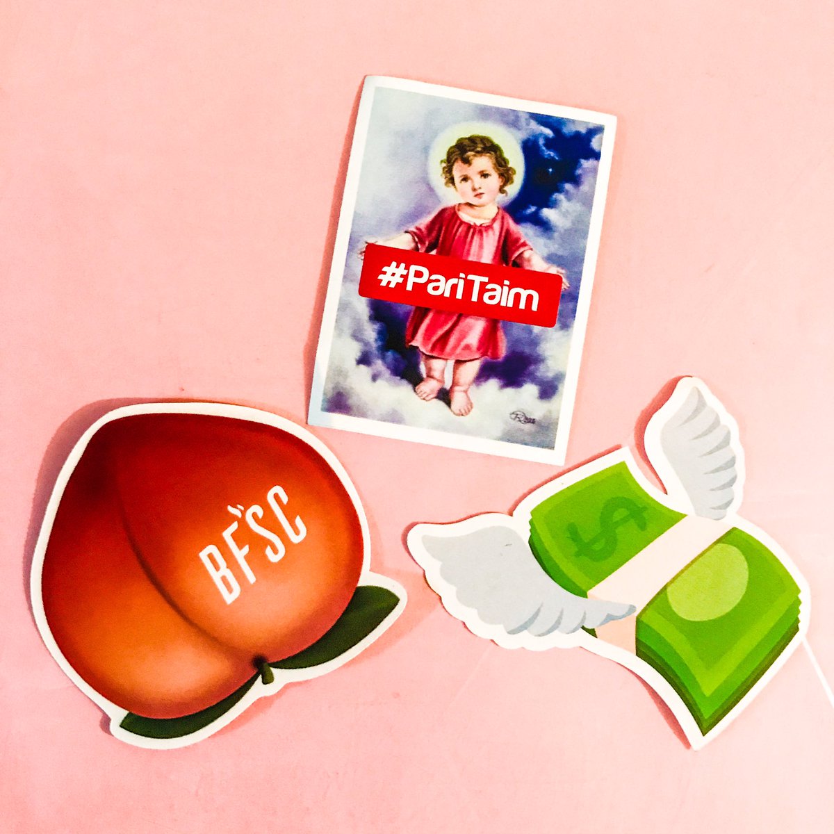 badilloph's tweet photo. Gracias @billetevolador por los #Stickers de @_bfsc y #PariTaim para tunear mi laptop. https://t.co/M9brdgz0Fo