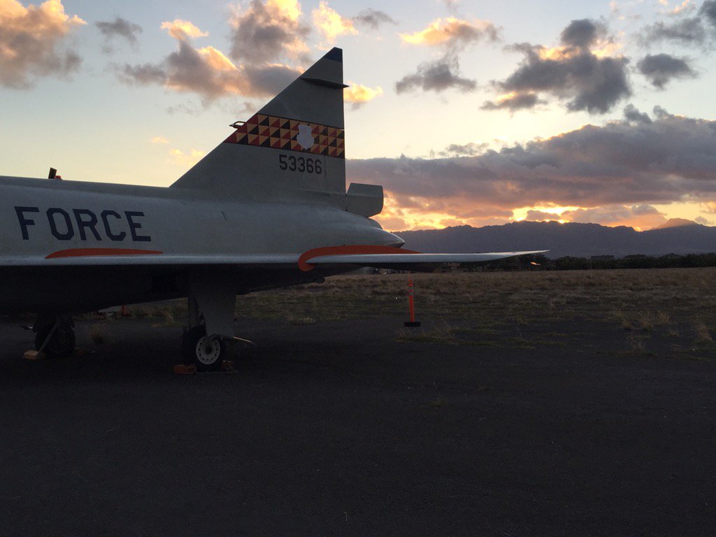 PearlHarborAvi's tweet photo. We get great sunsets on Ford Island at #PearlHarbor. #Hawaii #aviation #oahu #Museum https://t.co/h6oNLnF7RN