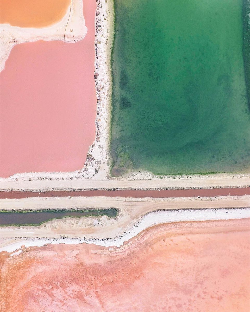 Isn't nature incredible? This might look like a beautiful abstract painting, but these are the colours of Hutt Lagoon. 📷  rajveerjohal/IG