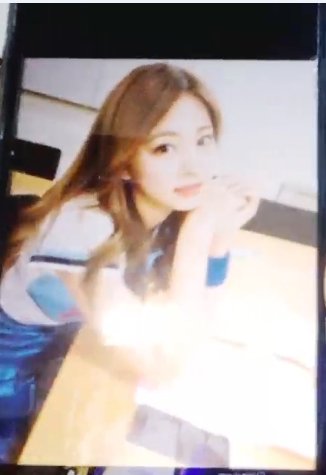 tzubarashi's tweet photo. Thank you Jeongyeon for sharing this Tzuyu pic https://t.co/hNz7yOWeBO