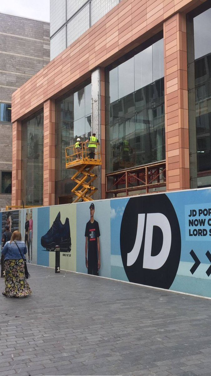 ukplatforms's tweet photo. Our Compact 14 being put to use at the new JD Sports, Liverpool One! https://t.co/TzaswTfOar