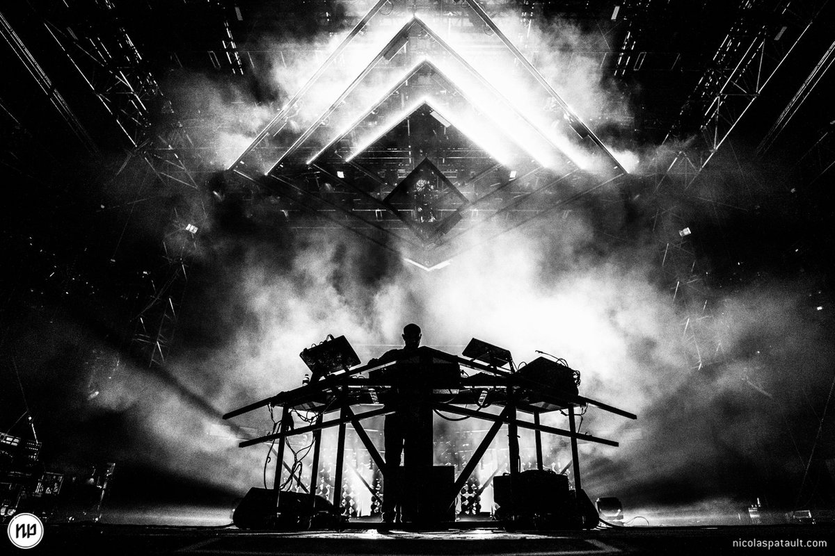 VITALICOFFICIAL's tweet photo. @PaleoFestival braving the rain. Off to @yosissyberlin and @audioriver_pl tomorrow #ODClive #Voyagertour https://t.co/y9iP9oV06u