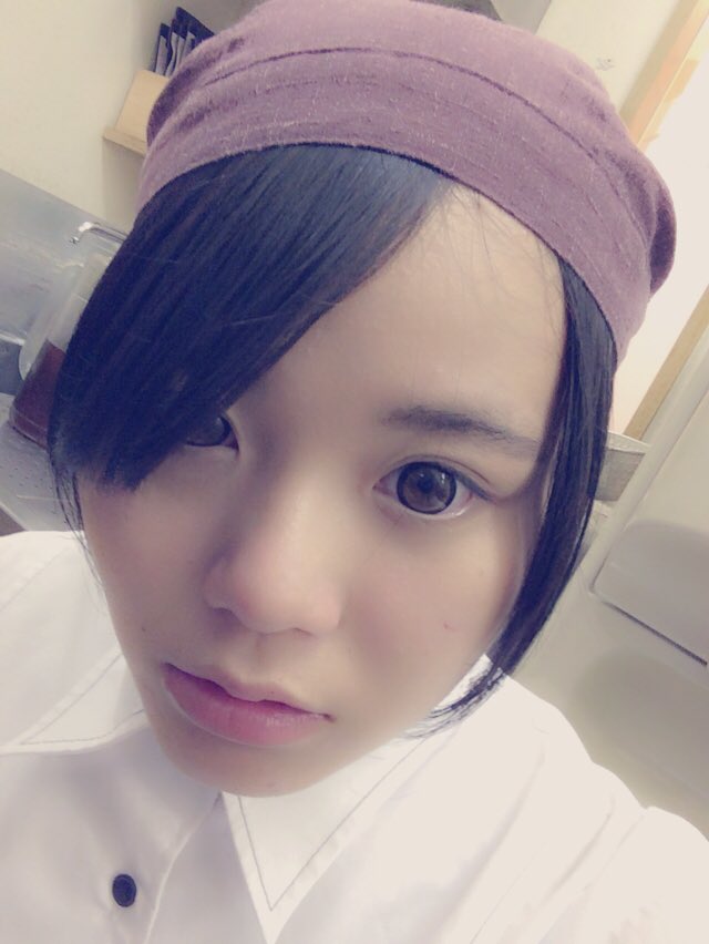 iria__u's tweet photo. バイト暇すぎて自撮りするヤツ。 https://t.co/r2HOCFkBgX