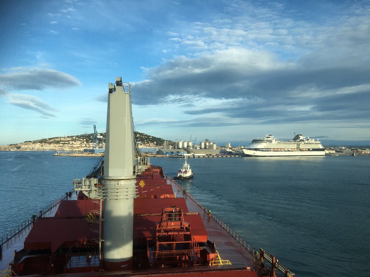 PortdeSete's tweet image. Vue des pilotes de #sete mise à quai du Genco Pyrénées