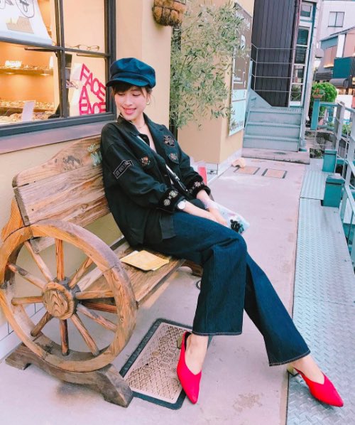 azul_by_moussy's tweet photo. 【本日7/27 18:00開始‼️】
イロチ買いする人続出⁈
幻のハイウエストワイドデニム(OWカラー)がWEB先行予約開始👖✨
instagram📷@ lilymilk914
https://t.co/1p9wx8uc5u
#AZULBYMOUSSY
#AREDENIM https://t.co/Bm1EijGbGb