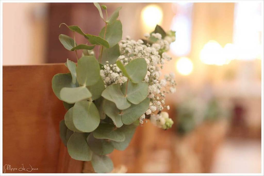 MlleDentelle's tweet photo. L'idée du jour piquée sur le mariage de Madame Peach : quelques brins de gypsophile et d'eucalyptus à mettre sur l… https://t.co/3ZskgjZPRg https://t.co/SD1eceVZd3
