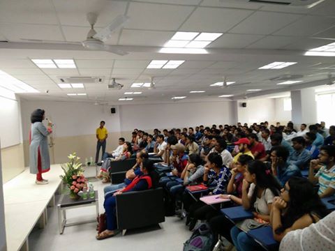 NEXTIAS_Delhi's tweet photo. OPEN SESSION " #HOWTOCRACKCIVILSERVICES" : A BIG SUCCESS. Ms Saumya Pandey(Electrical Engineer), AIR 4 #CSE2016 https://t.co/rumGiSvMh9