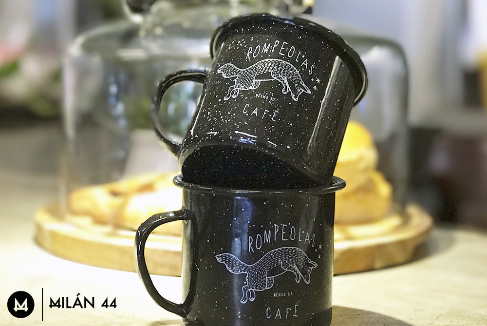 Despierta tu día con el mejor café de #LaJuárez en <a href="/rompeolascafe/">Rompeolas café</a>.